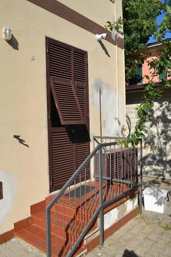 Appartamento 2M Ameglia 0*,