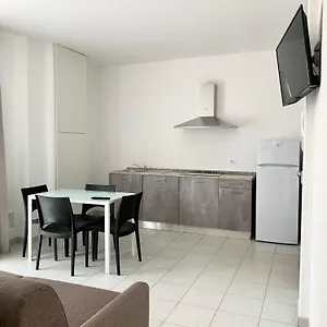  Apartment The Ap Fiumaretta